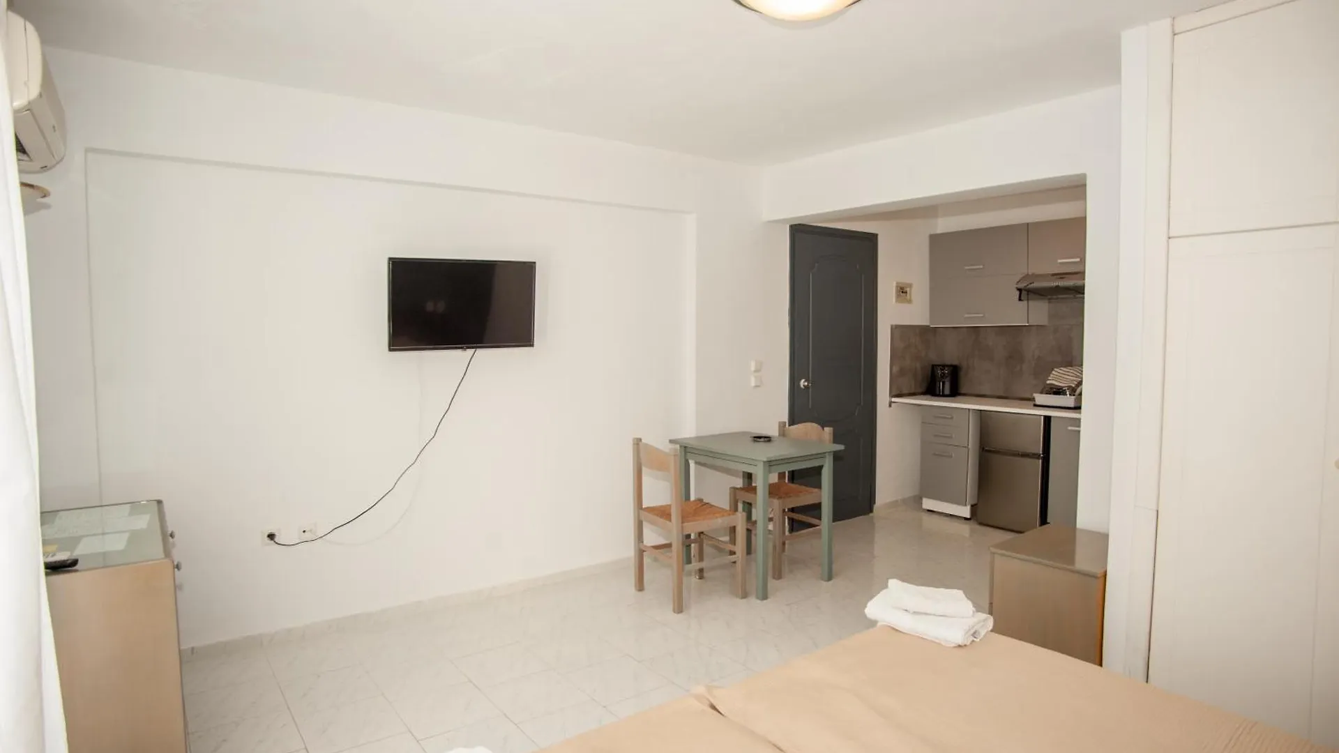 Apartment Pegasos Studios Karavados